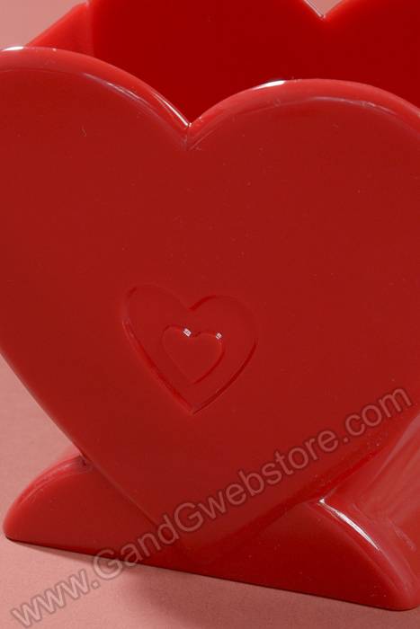 5.25" X 3.5" X 4.75" Plastic Standing Heart Red