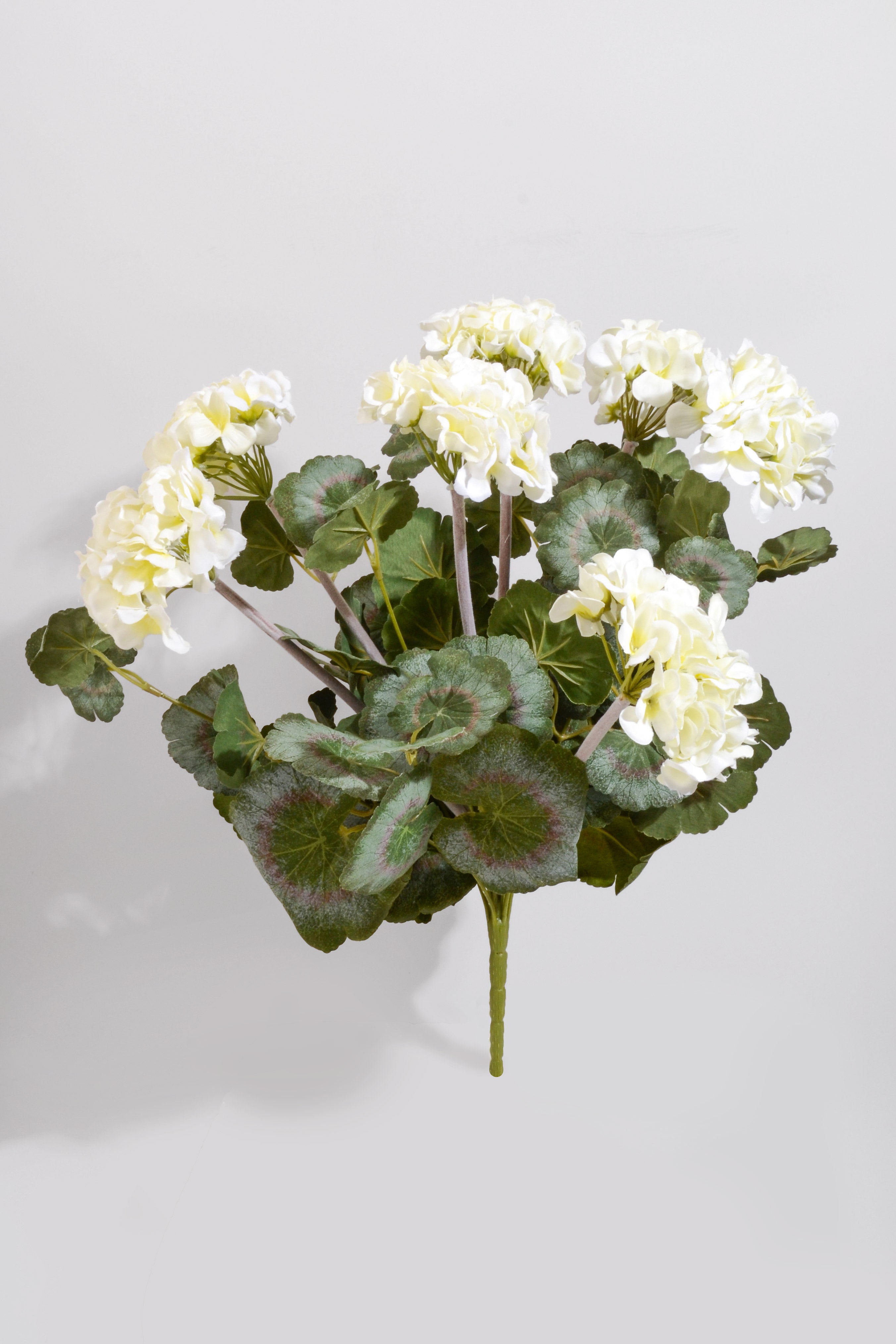 17" Silk Geranium Bush White