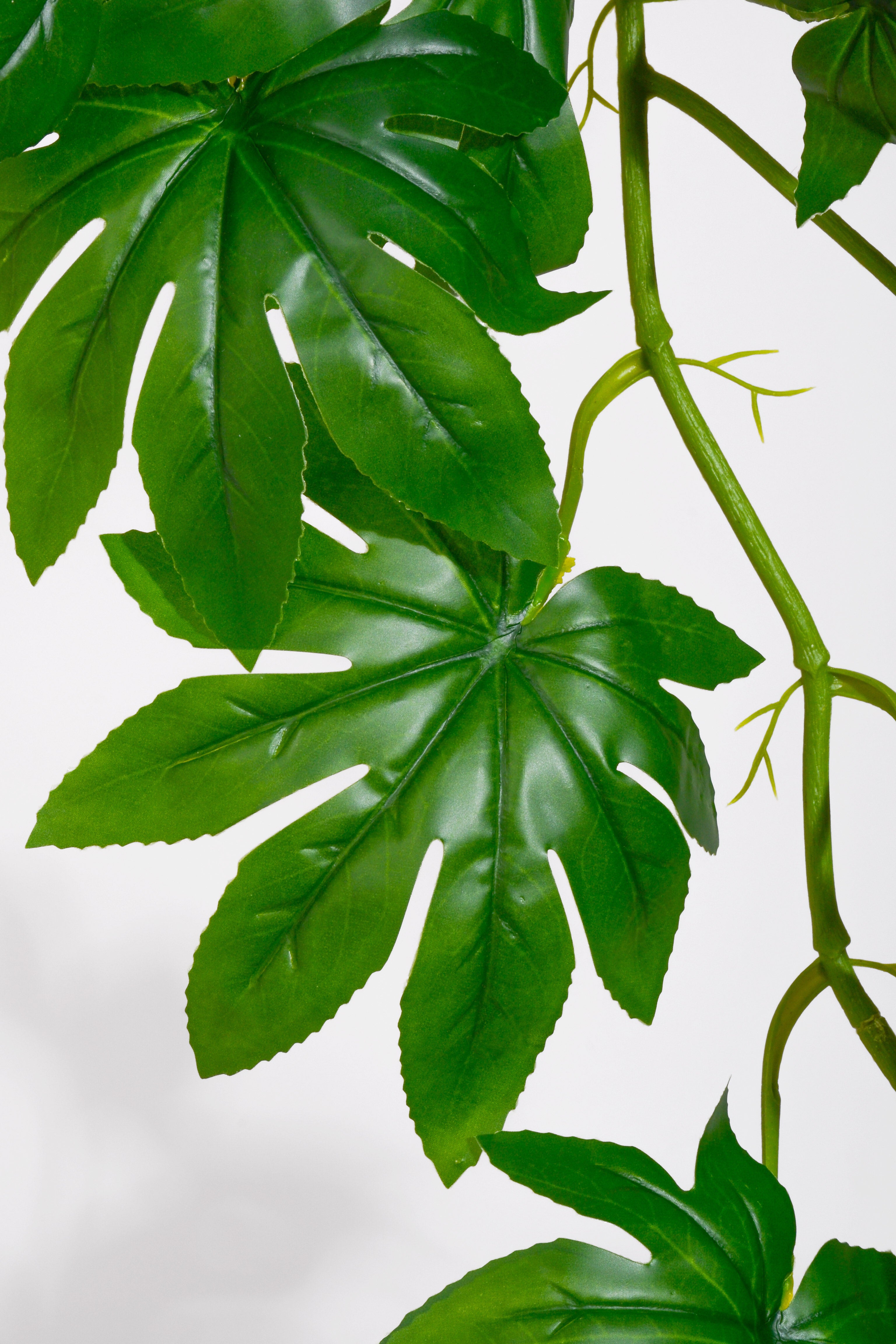 5.5Ft Artificial Mariguana Leaf Garland Green