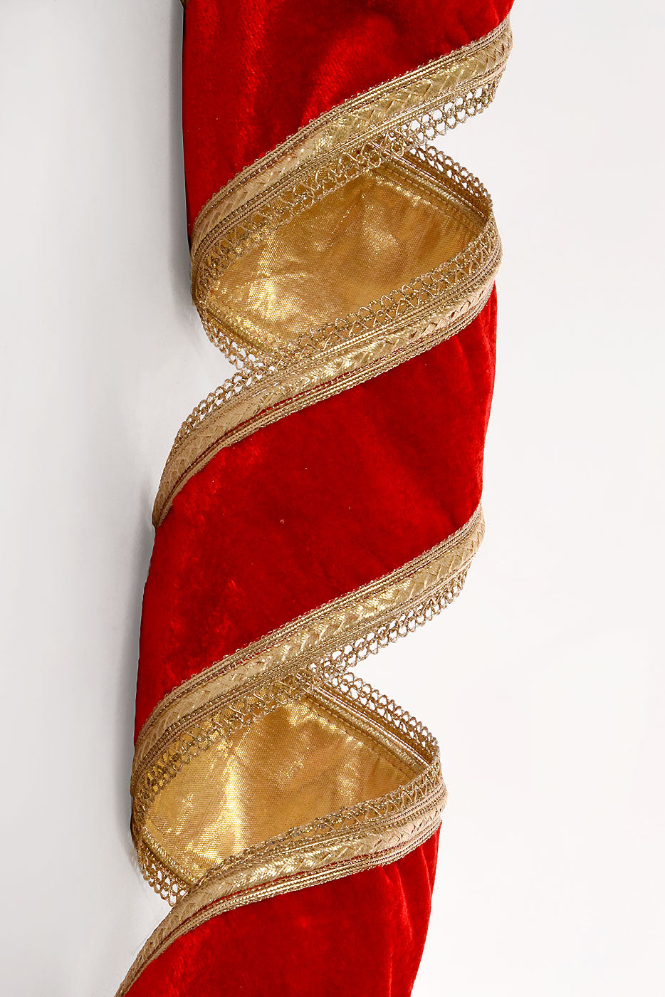 4" X 5Yds Wired Royalty Velvet With Gold Edge Ribbon Red