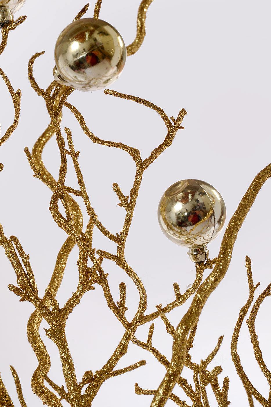 42" Ball And Glitter Twig Light/Gold Spray