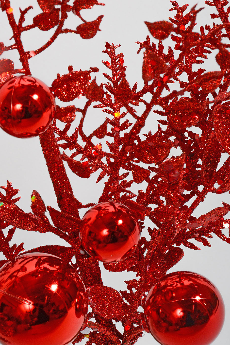 18" Ball Berry Spray Red