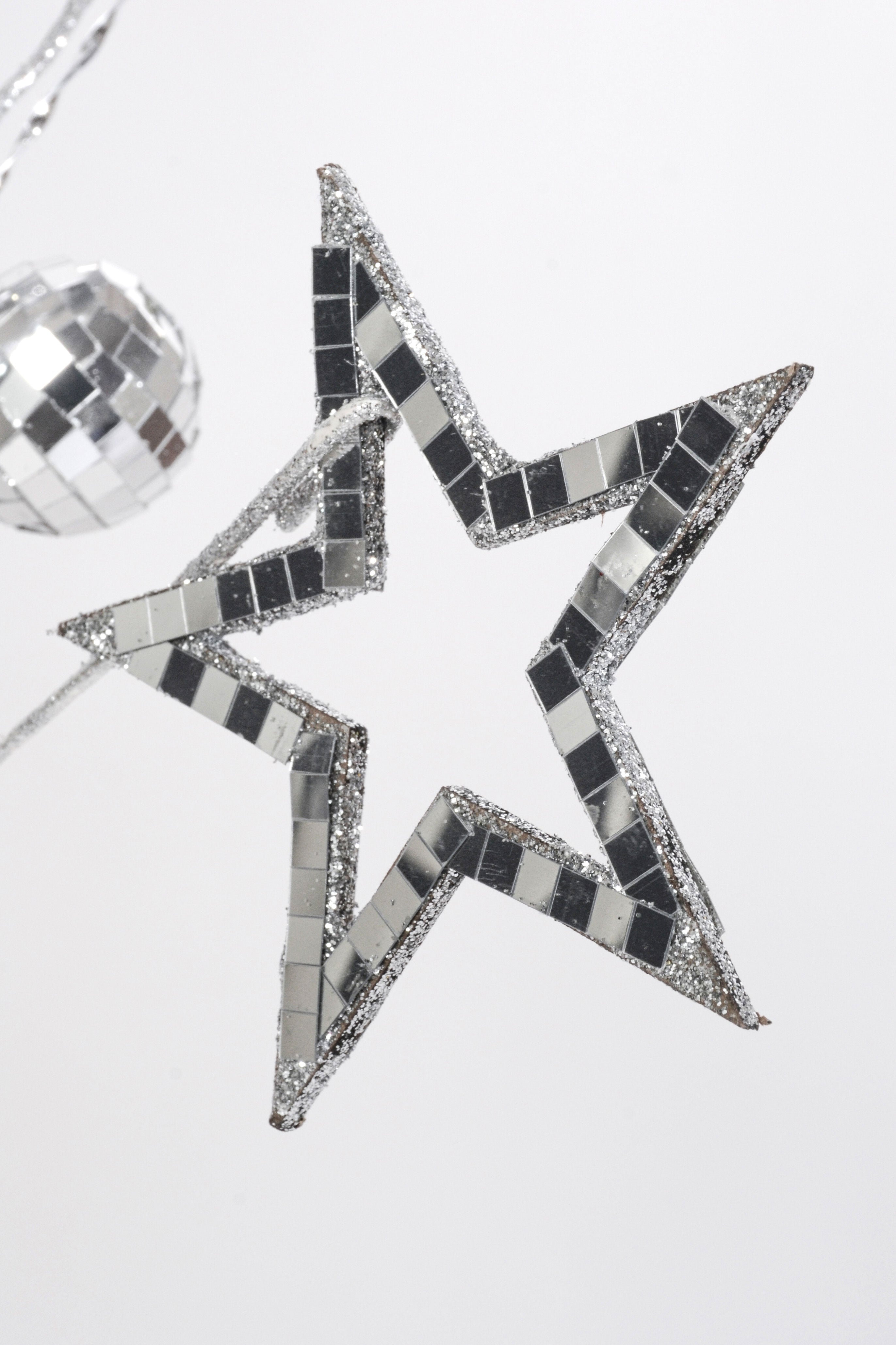 28" Mirrored Open Star With Ball Spray Shine Silver