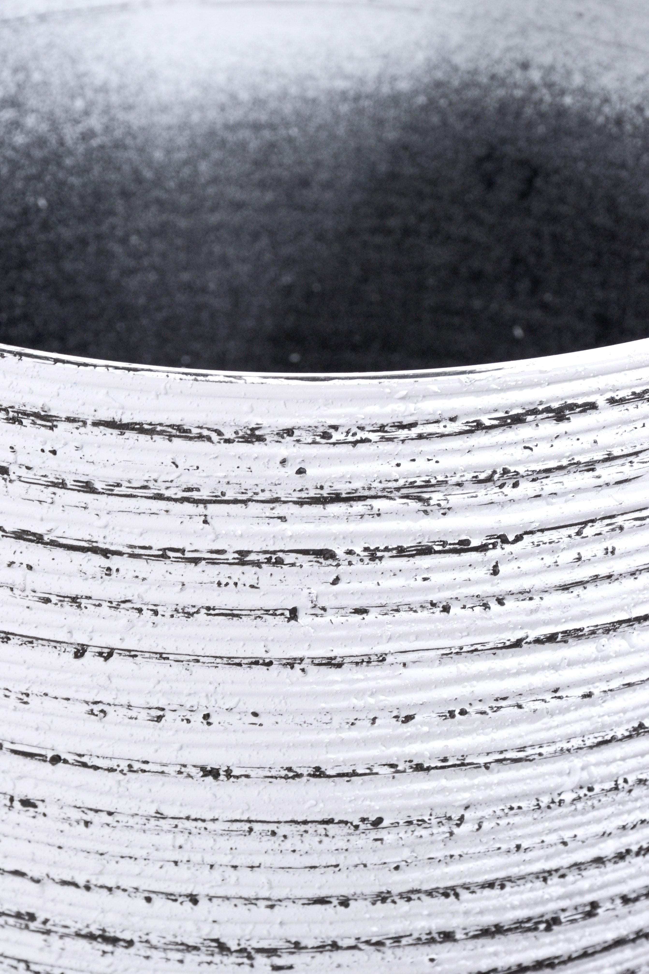 12" x 9" Round Pot Grey/Black