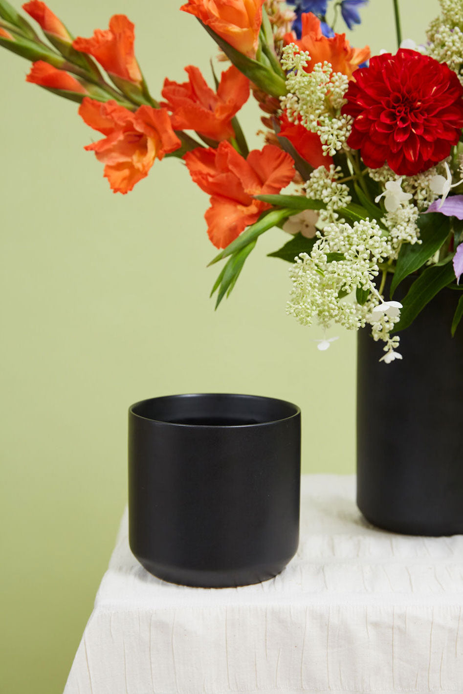 4.75" X 5" Kendall Pot Black