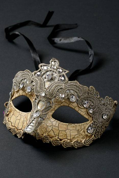 6" Mask W/lace & Rhinestone Gray