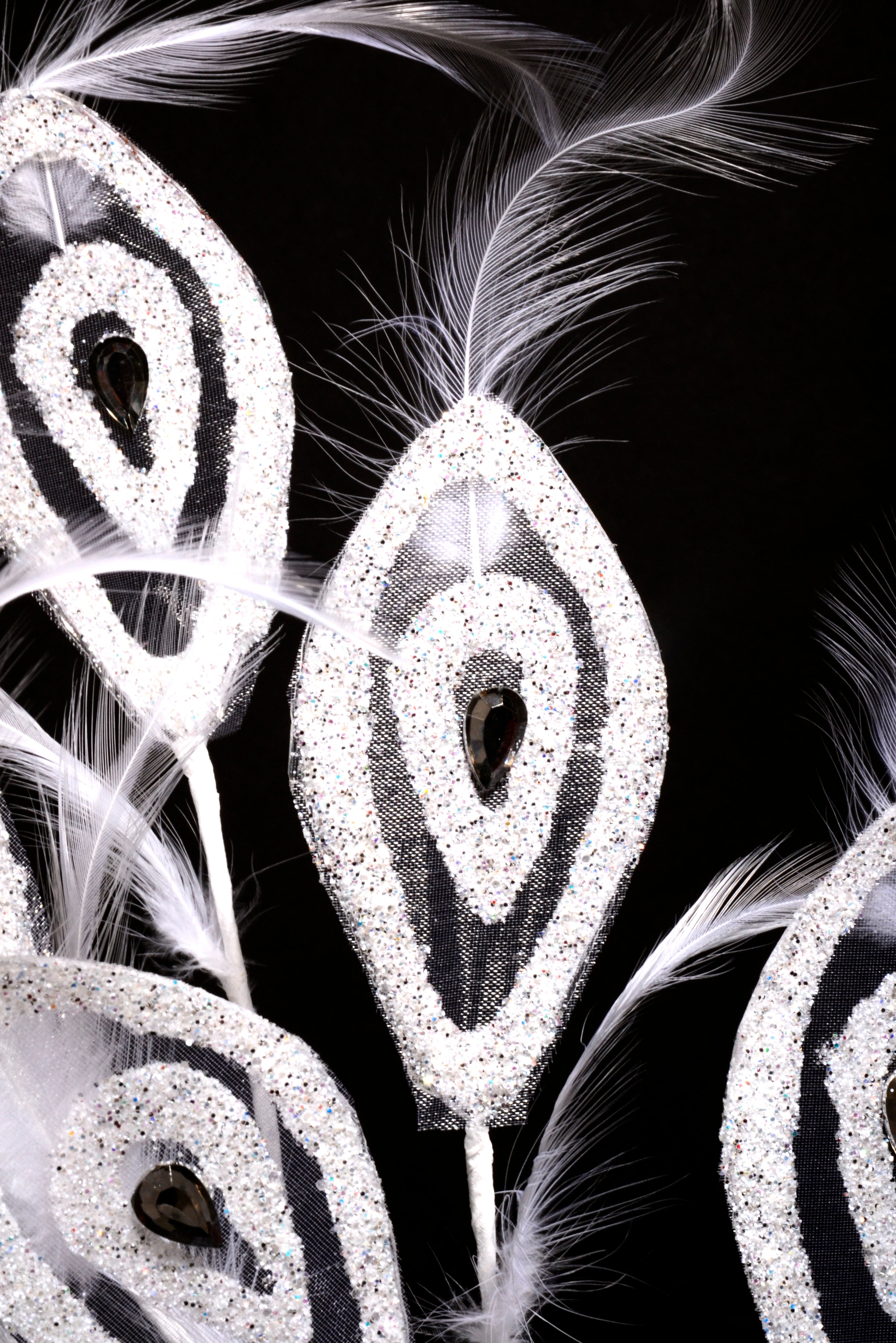 31.5" Peacock Feather Spray W/Glitter White