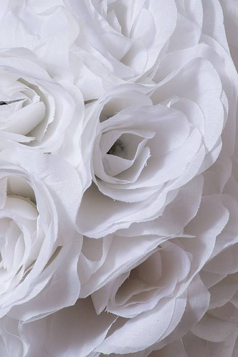 10" Rose Ball W/ribbon White