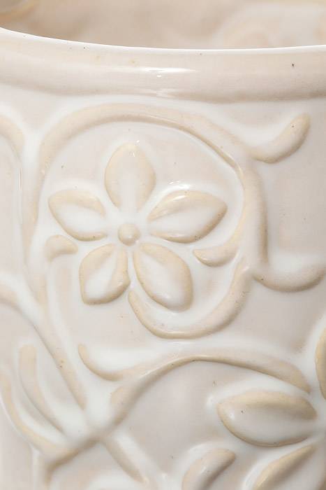 4.75" Embossed Pottery White
