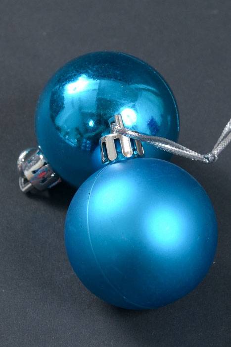 60mm Shiny & Matte Plastic Ball Turquoise Pkg/12