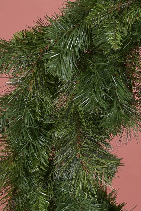 30" Belgium Pine Mix Wreath Green