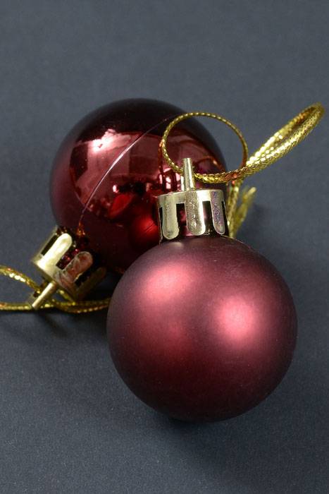 30mm Shiny & Matte Plastic Ball Ornament Burgundy Pkg/24