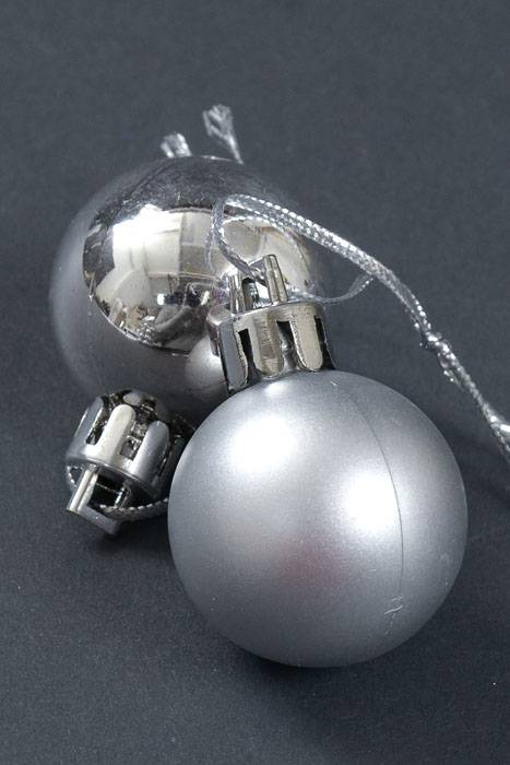 30mm Shiny & Matte Plastic Ball Ornament Silver Pkg/24