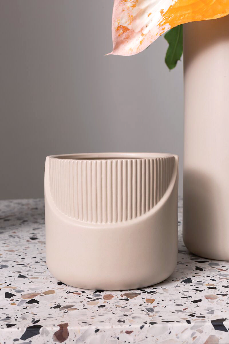 5.5 " X 5" Halen Pot Champagne