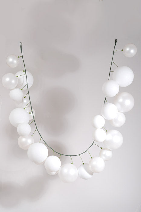 6Ft Plastic Shinny/Matte Ball Garland White