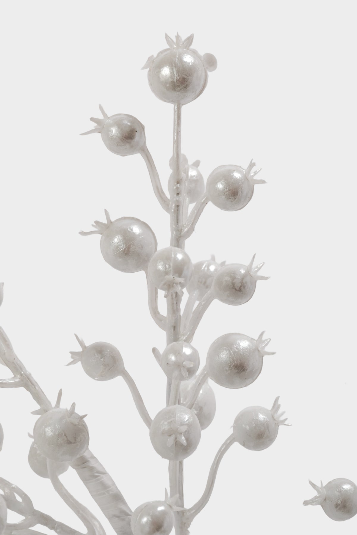 15" Berries Bush White