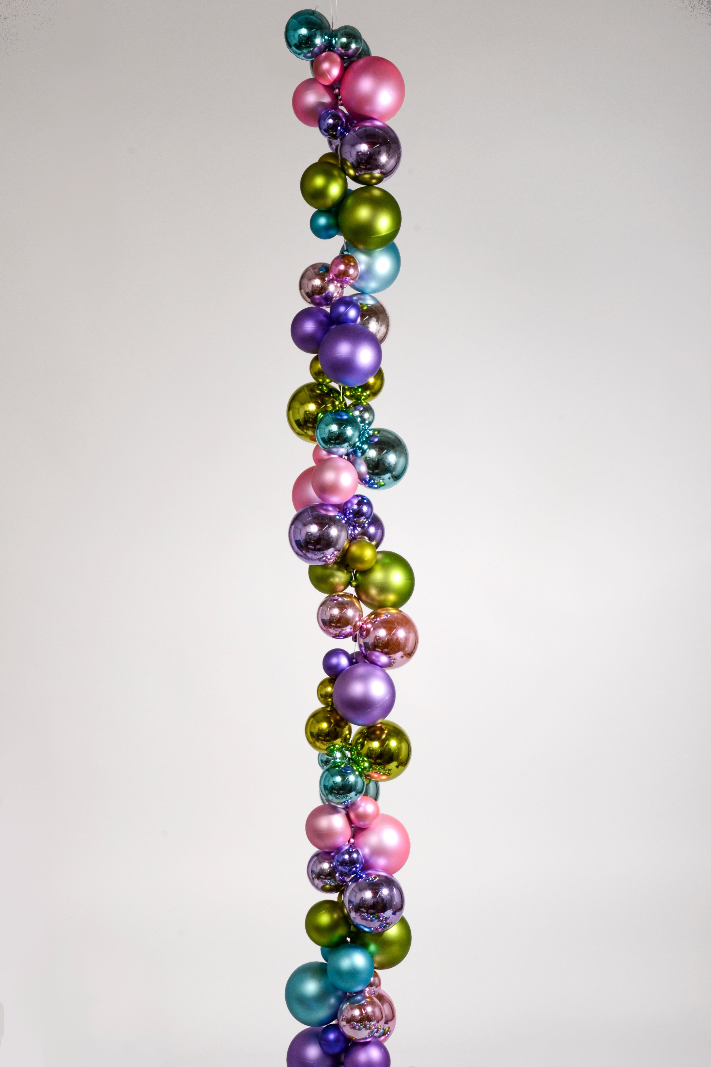 8Ft Shiny Matte Ball Garland Mix Colors