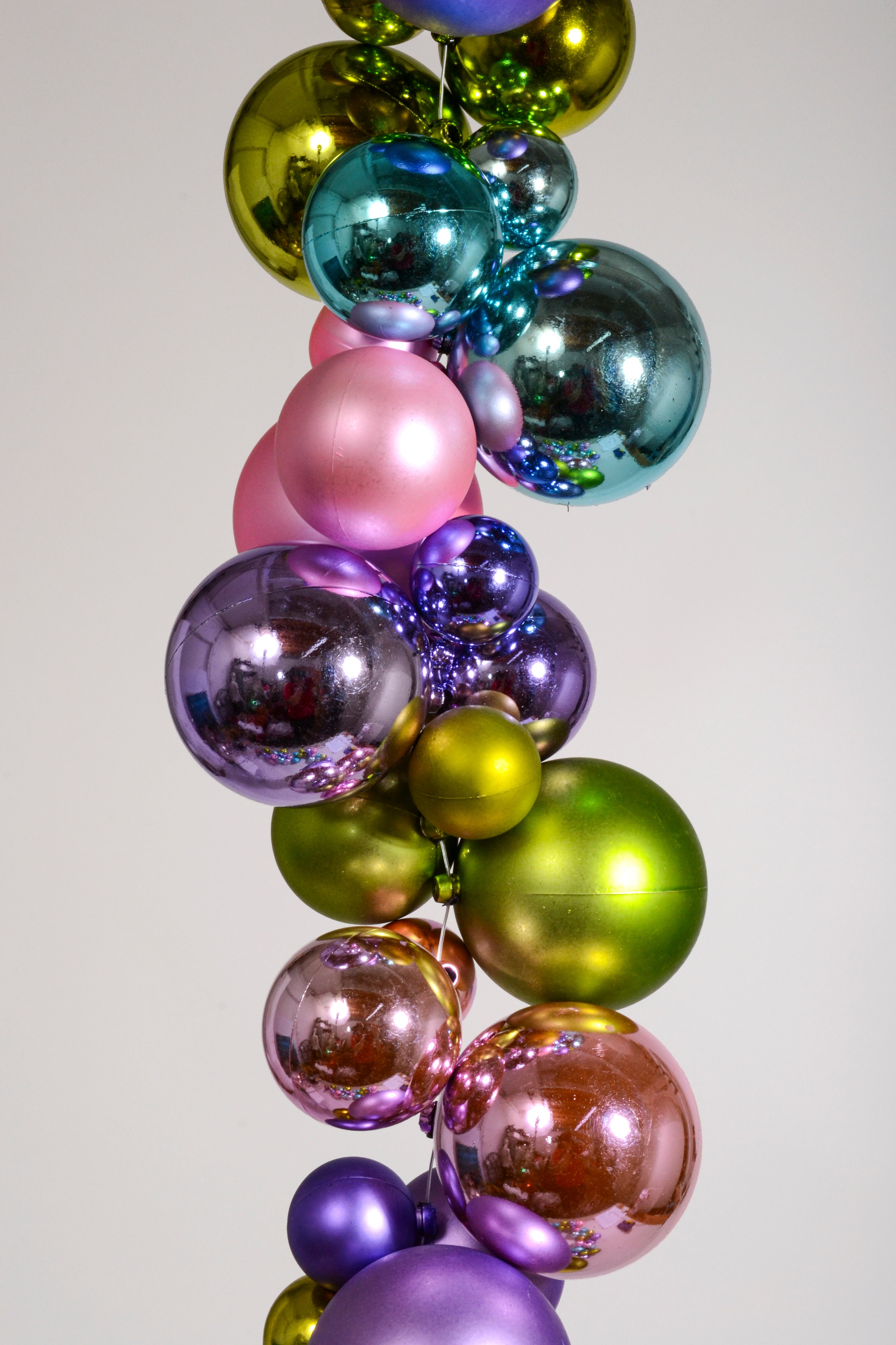8Ft Shiny Matte Ball Garland Mix Colors