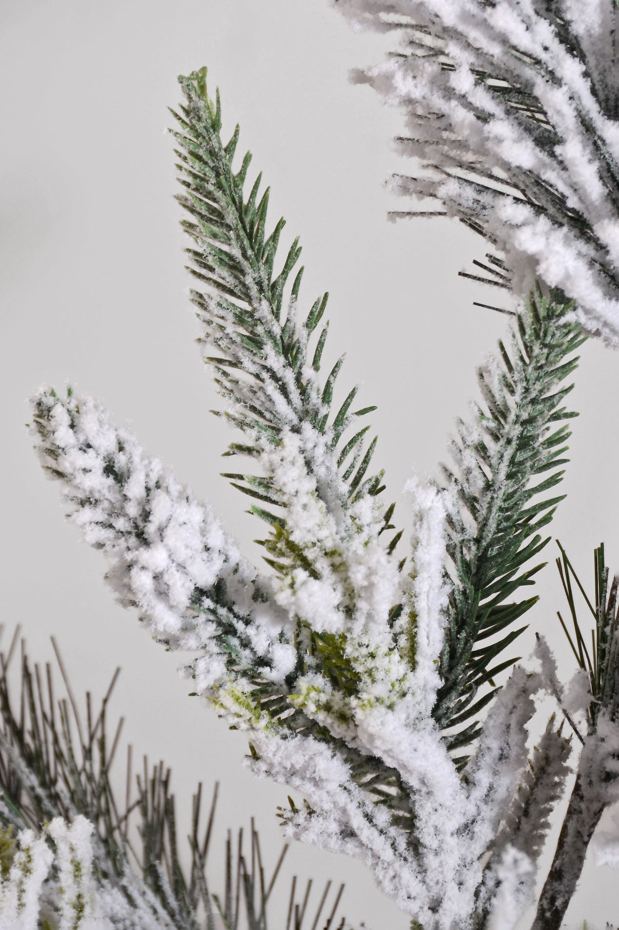 28" Snowed Pine Spray White/Green