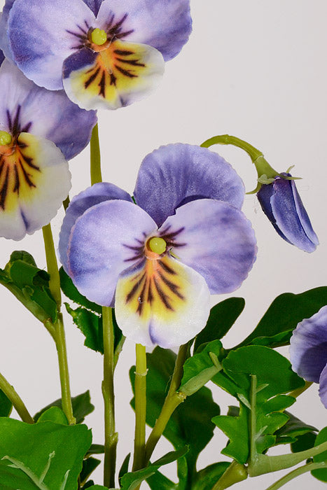 15" Silk Pansy Spray Amethyst