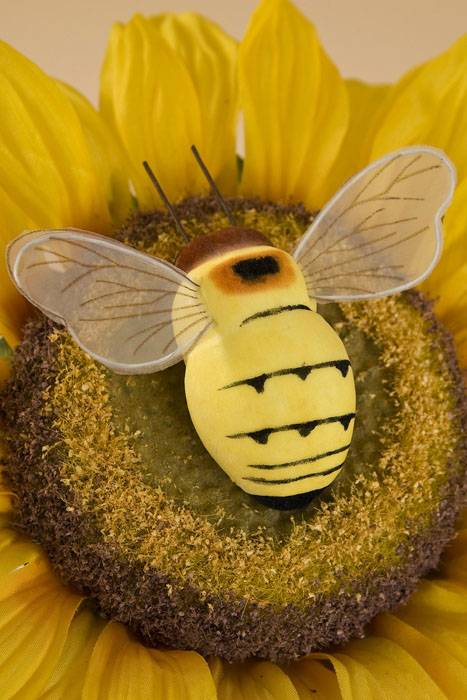 3" Bees Yellow Pkg/12