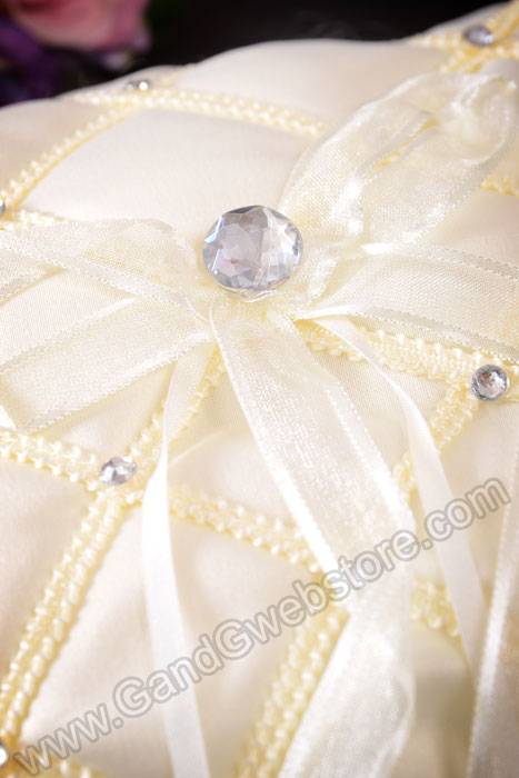 7" Ring Pillow W/rhinestones Ivory