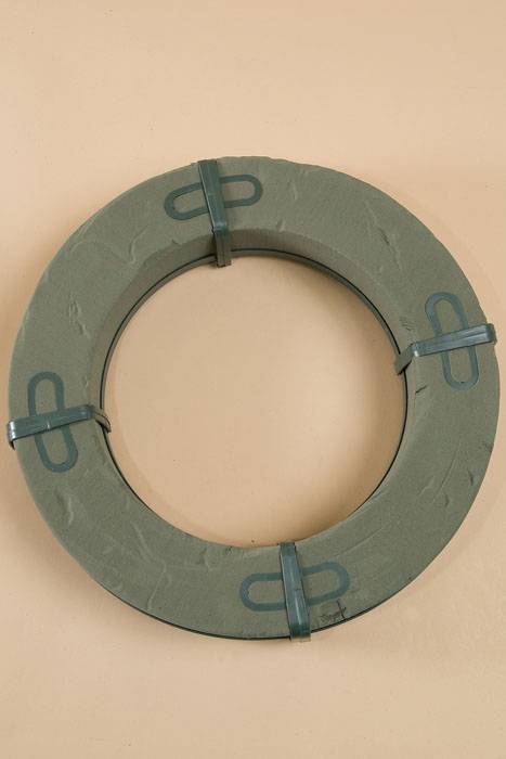 15" Wreath Base Oasis