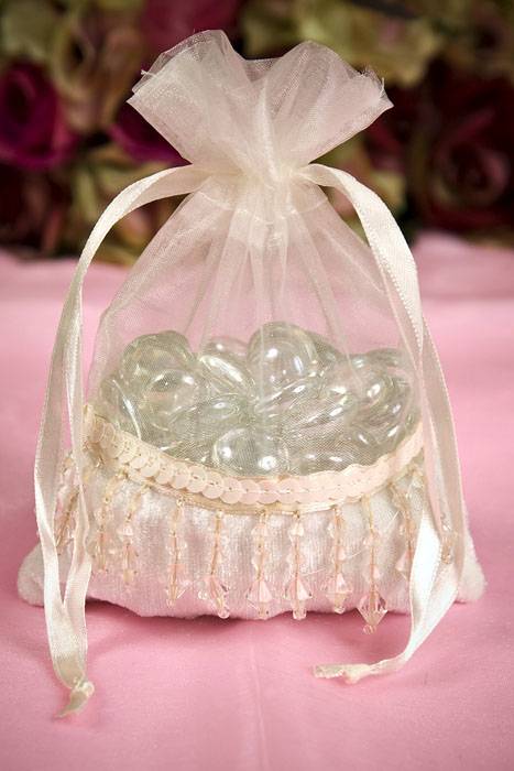 4.5" X 6" Organza/velvet Pouch W/bead Ivory Pkg/12