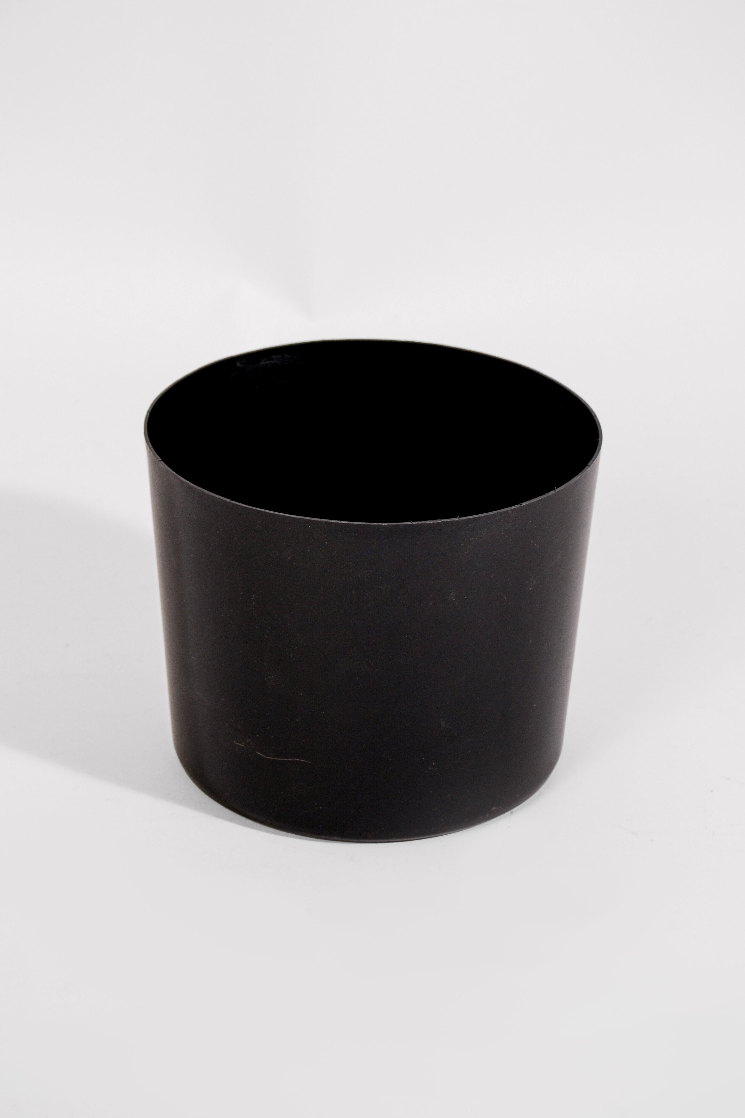 6" X 5"H Round Plastic Plant Black