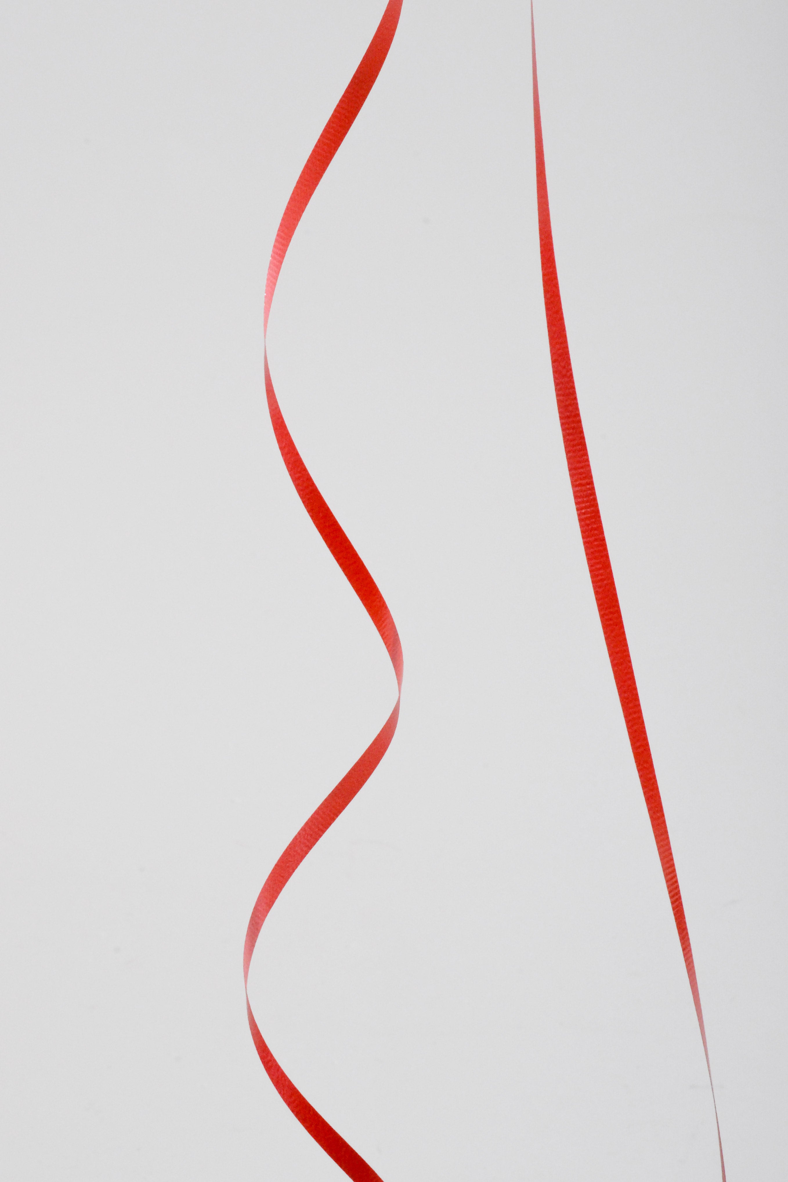 3/16" X 500Y Crimped Curling Ribbon Red