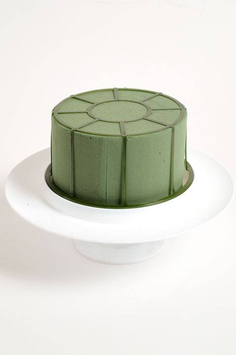 10.5" Floral Foam Cake Kit W/plate White