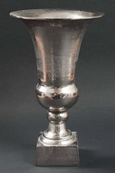 18" Aluminum Nickel Urn Silver