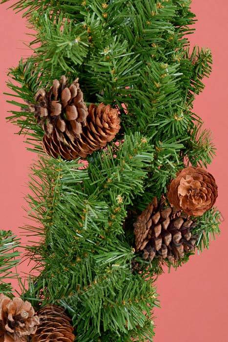 24" Fireside Wreath W/pine Cones Green/brown