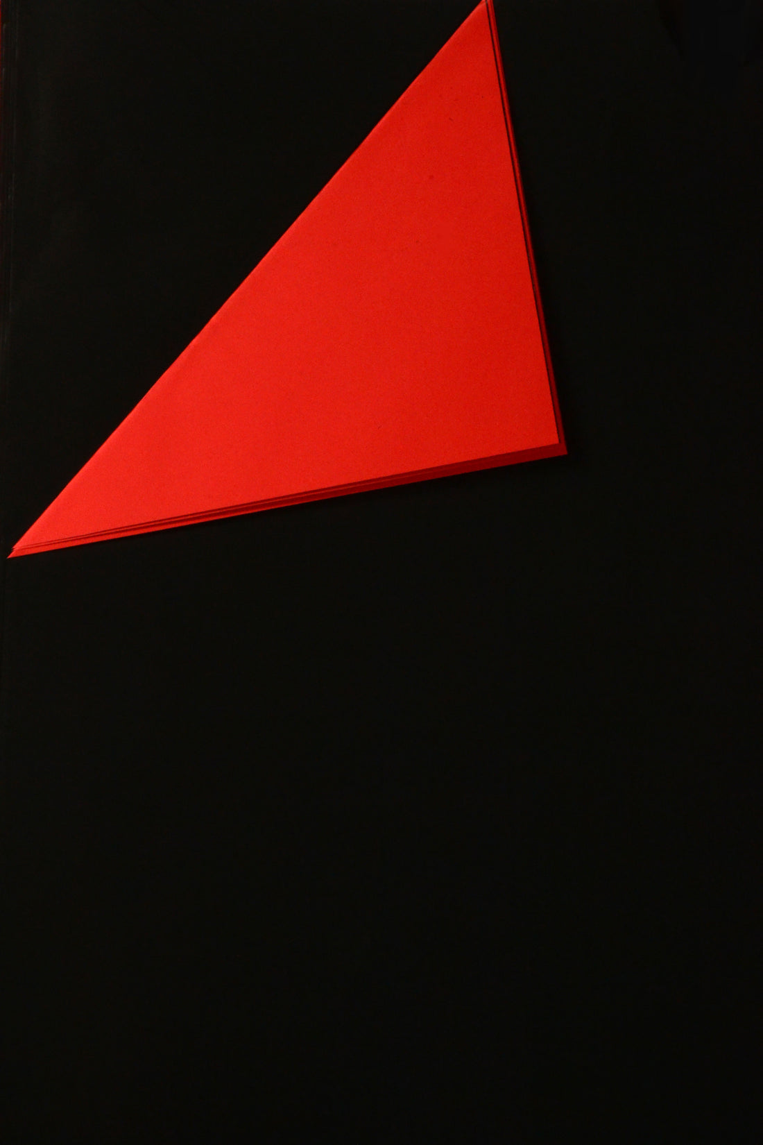 22.5" 2-Tone Waterproof Wrapping Paper Black/Red Pkg/20