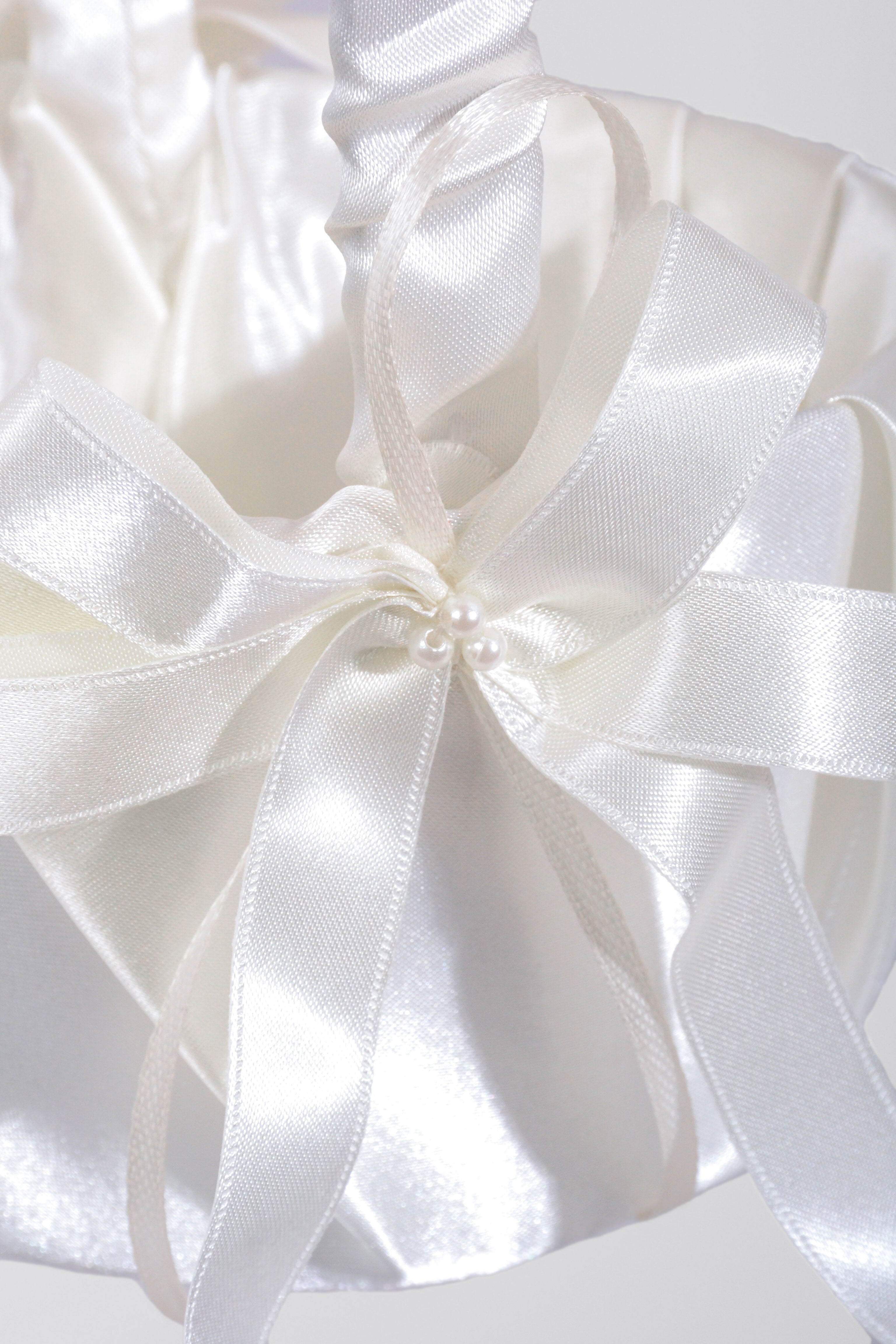 8" Satin Basket With Pearl Ivory