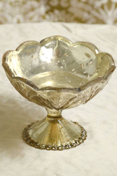 7.5" X 4.25" Oval Glass Carraway Stand Gold