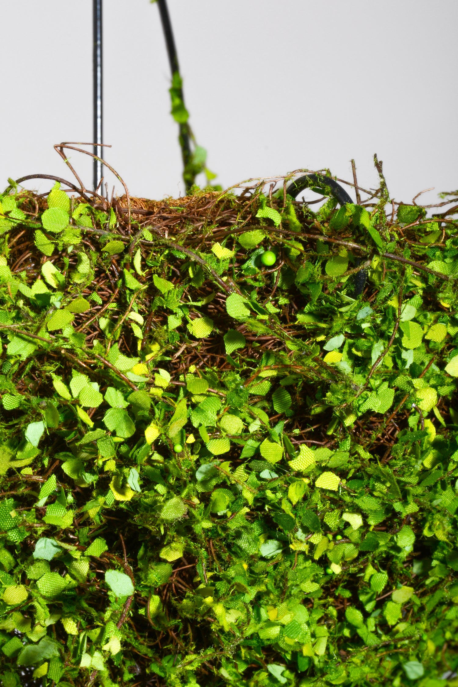 12" Metal Wall Basket W/Leaves Green