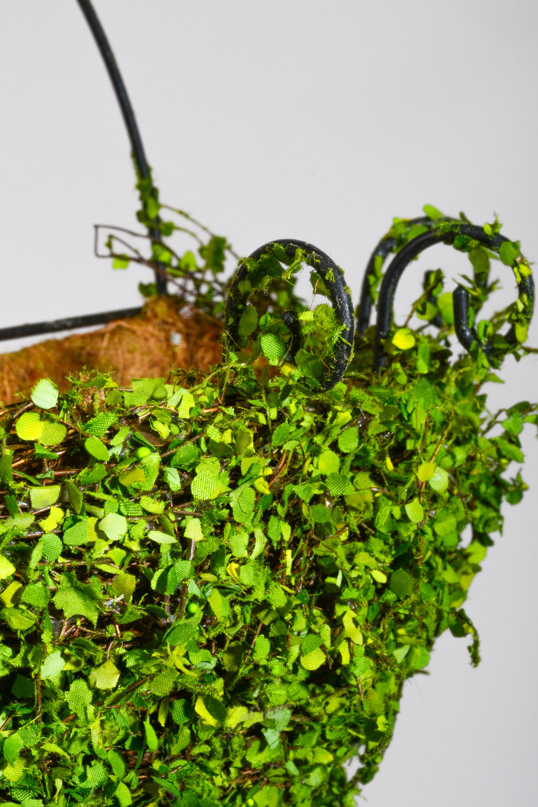 13" Metal Wall Basket W/Leaves Green