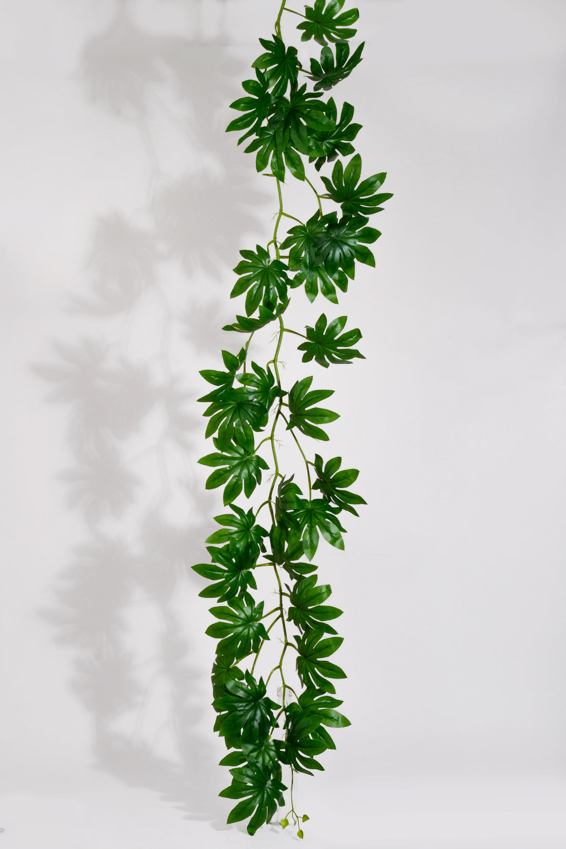 5.5Ft Artificial Mariguana Leaf Garland Green