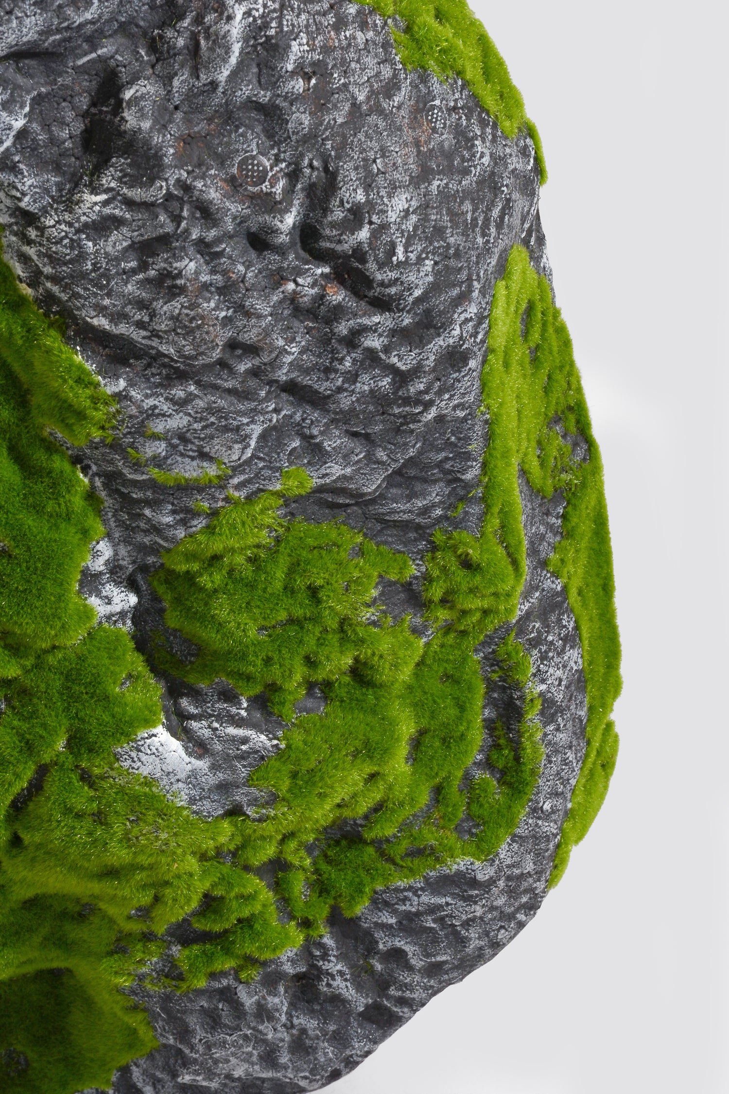 8"x 13.75"x 19.5" Rock w/Moss Green