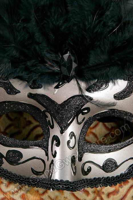 7" Man Mask W/ostrich Feathers Black