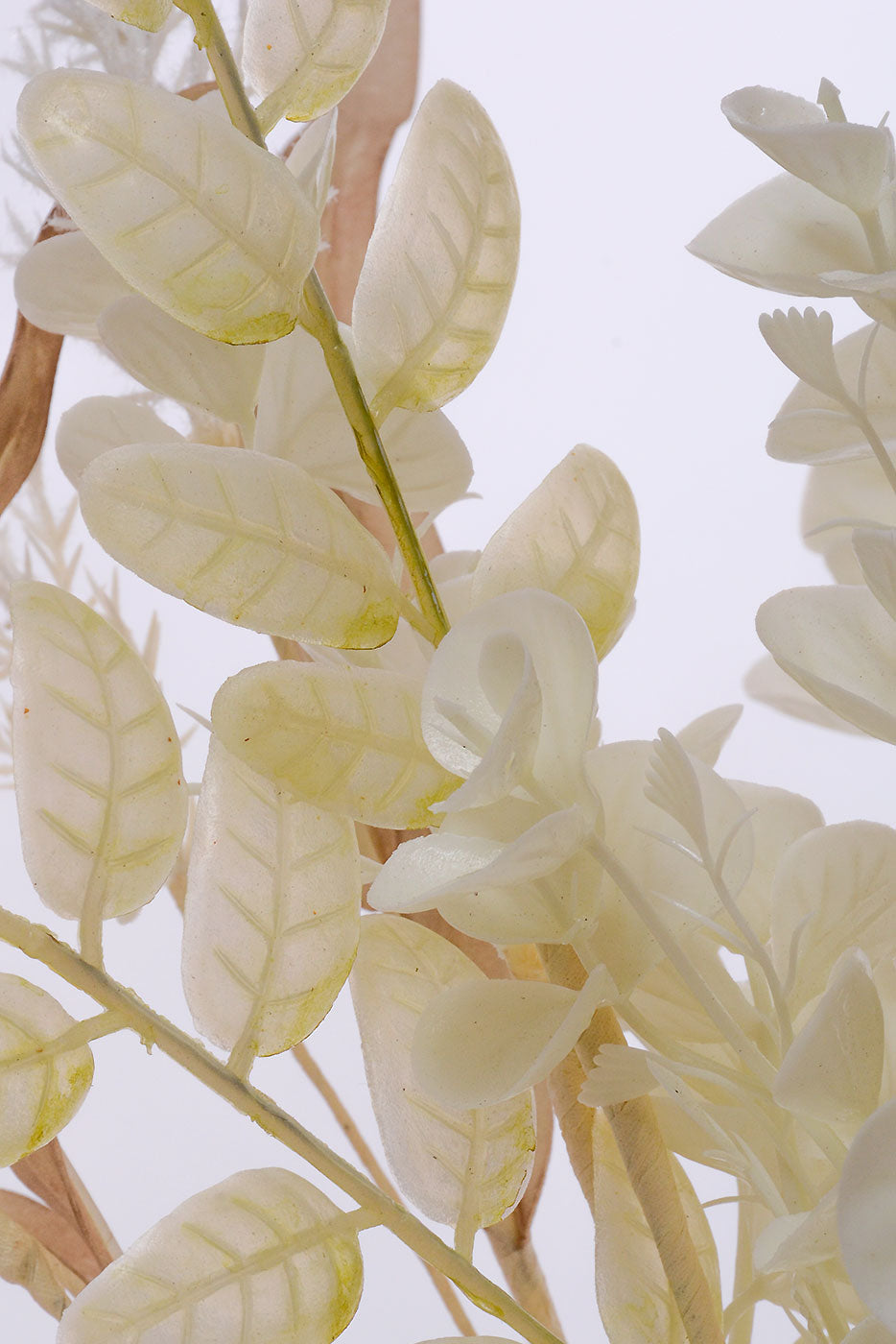 20" Eucalyptus Heather Bush Cream