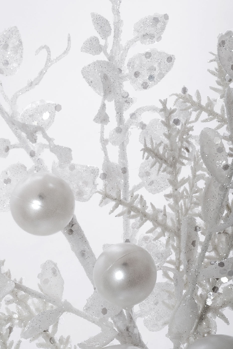 18" Ball Berry Spray White