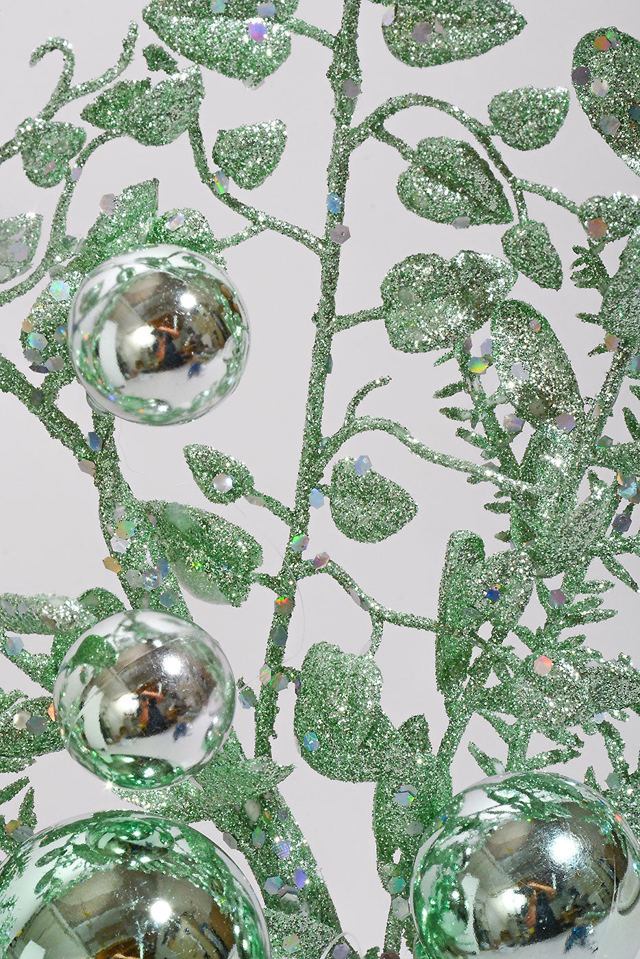 18" Ball Berry Spray Mint