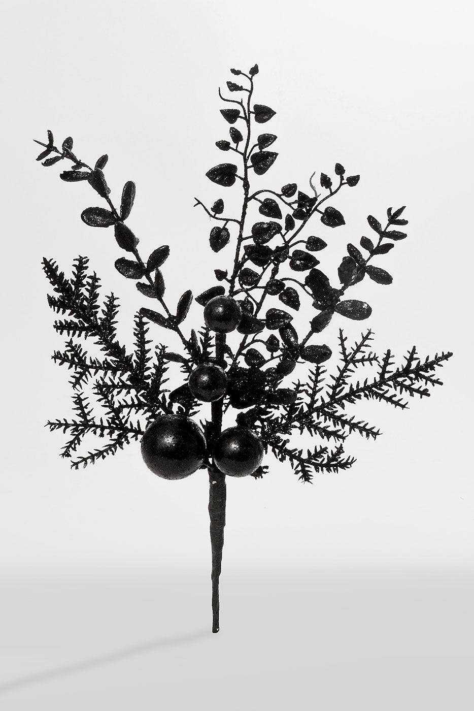 18" Ball Berry Spray Black