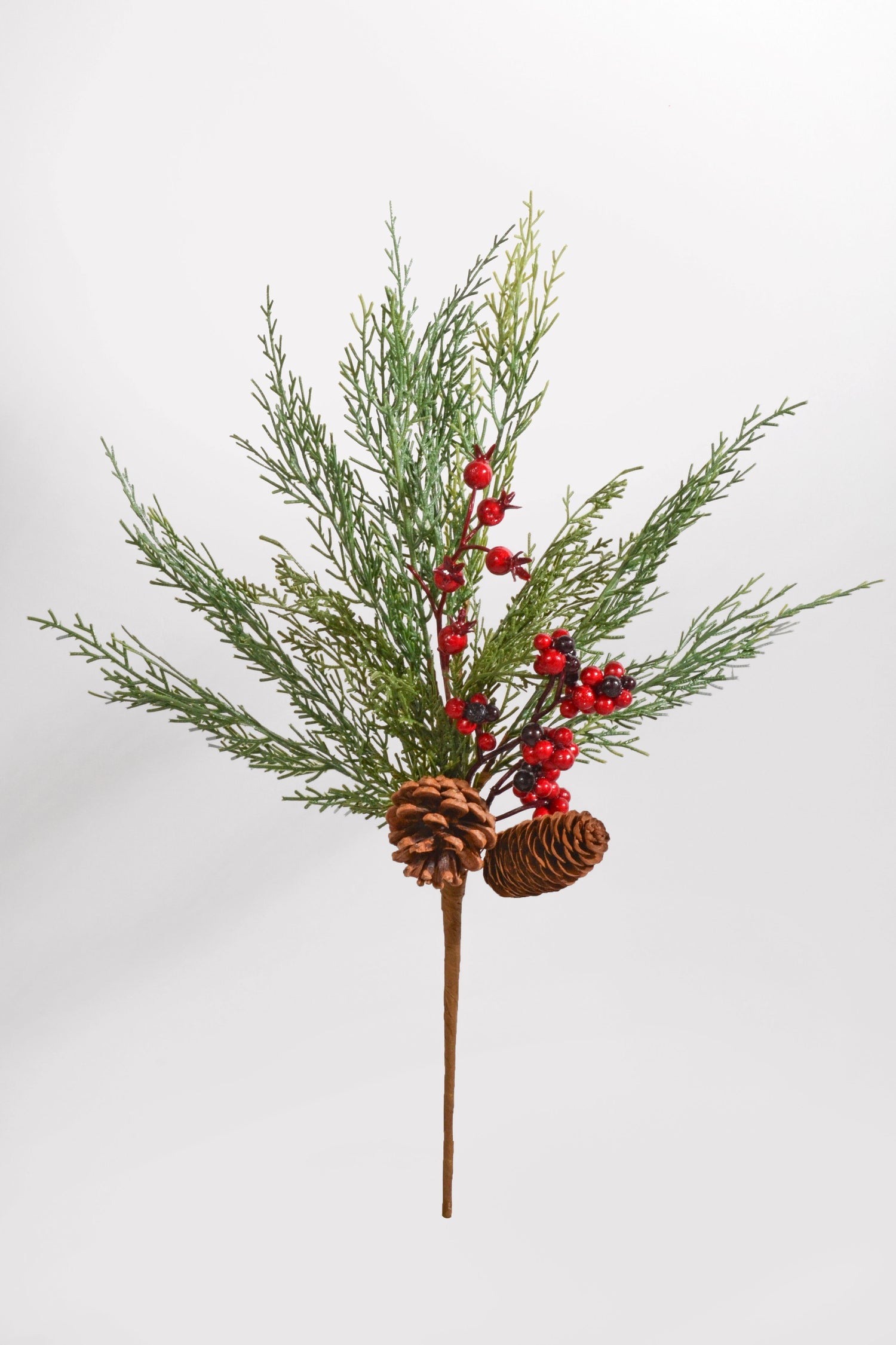 18" Berry Pinecone Cedar Spray Red/Green