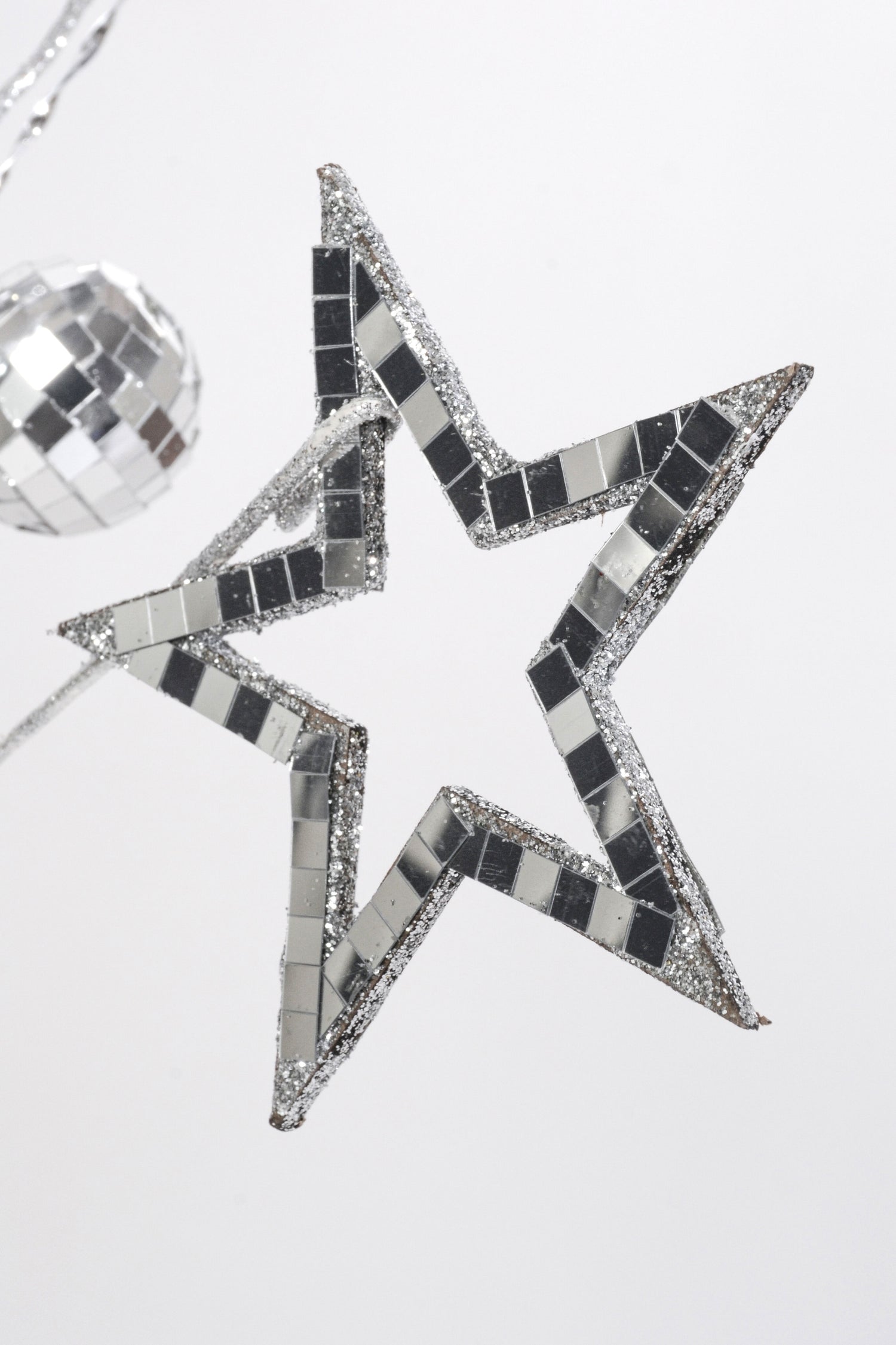 28" Mirrored Open Star With Ball Spray Shine Silver