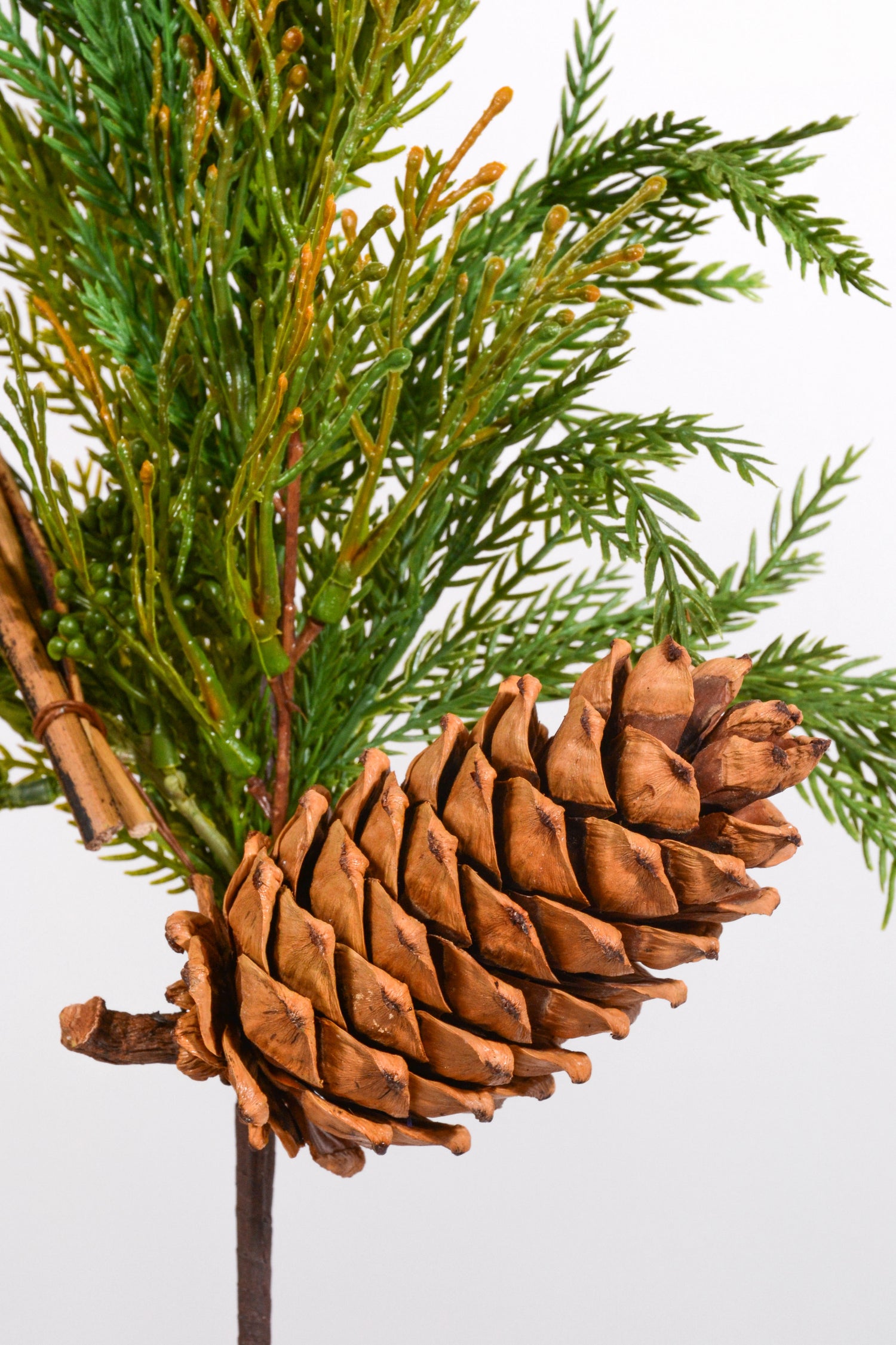 28" Uv Mini Evergreen Spray with Cone Green