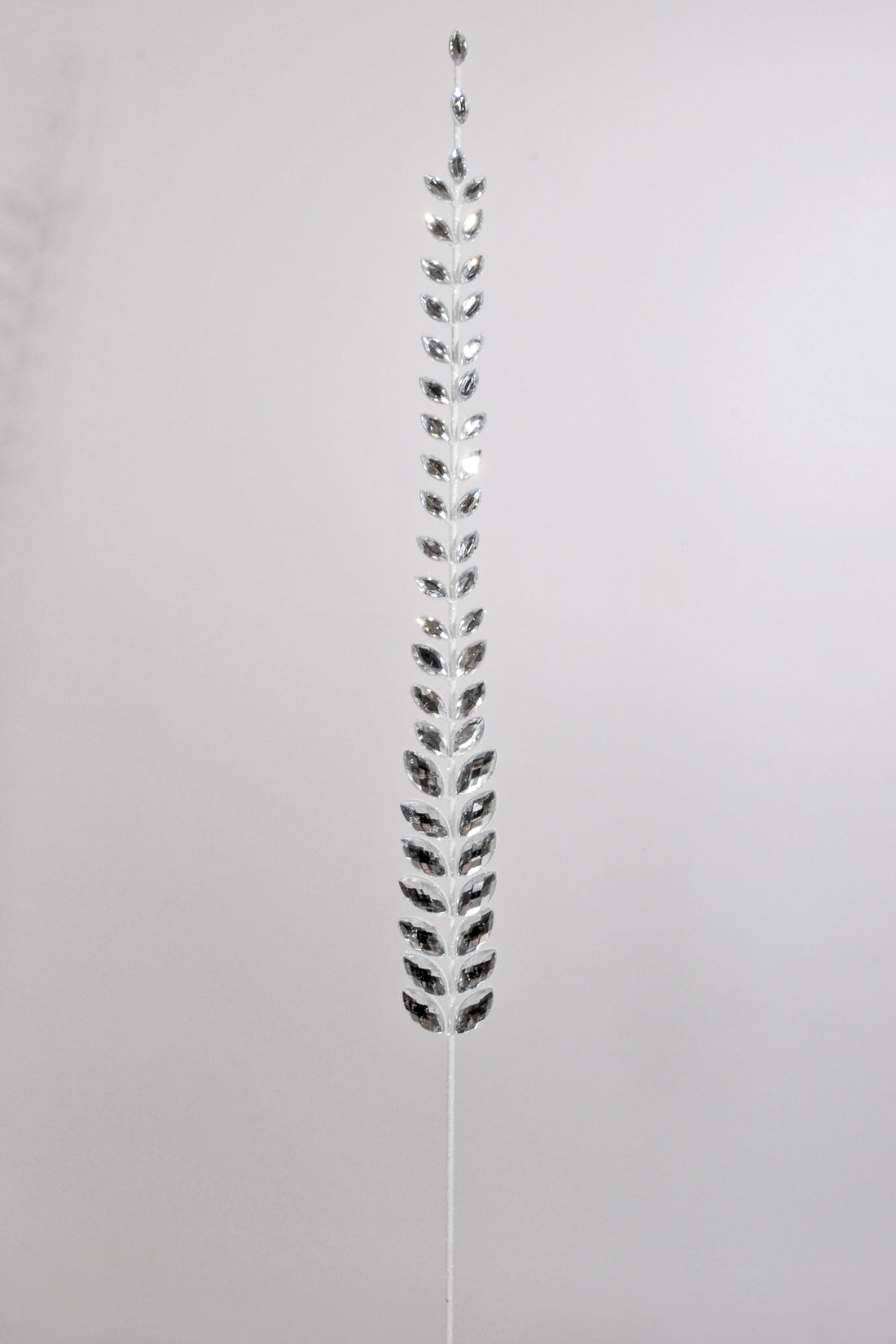 36" Long Jewel Leaf Stem Clear/white