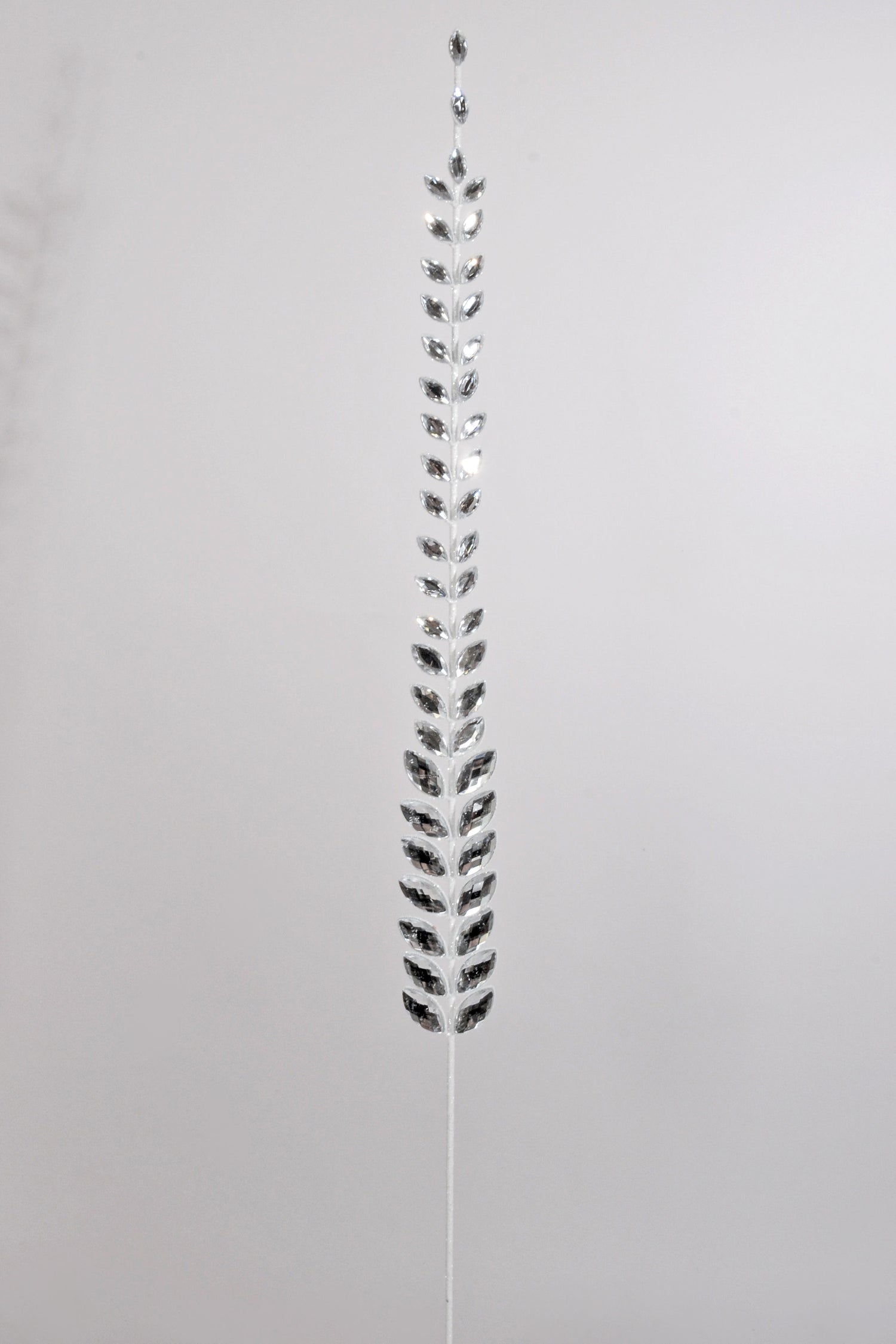 36" Long Jewel Leaf Stem Clear/white